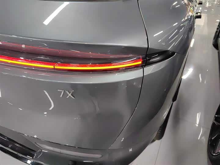 Фото 8 - Zeekr 7X