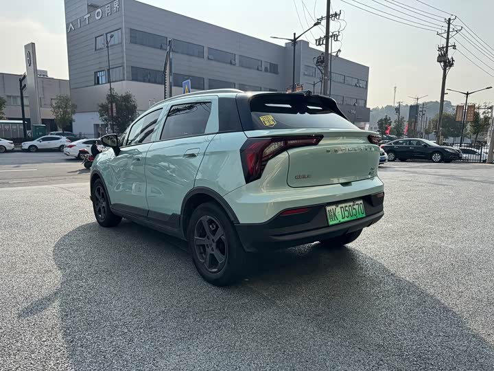 Фото 4 - Geely Geometry E Firefly