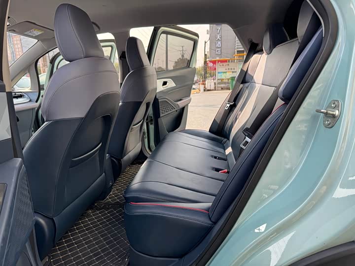 Фото 8 - Geely Geometry E Firefly