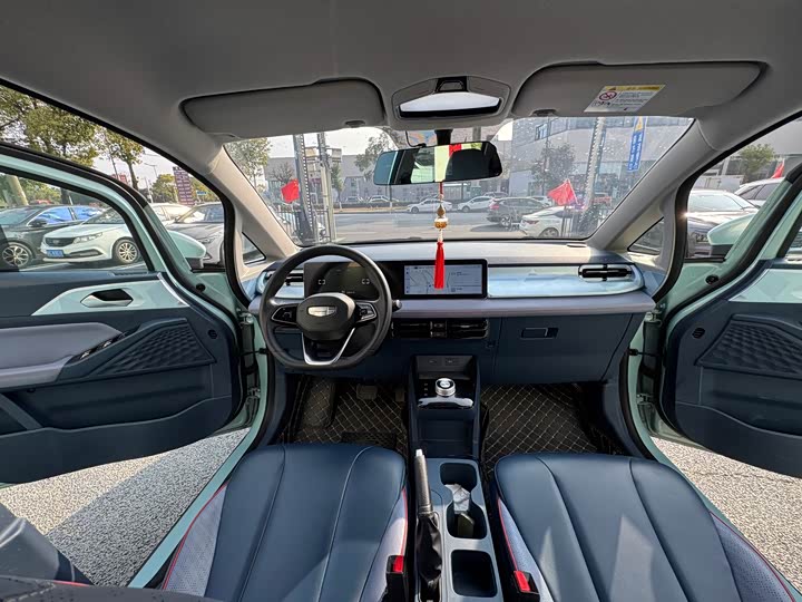 Фото 9 - Geely Geometry E Firefly