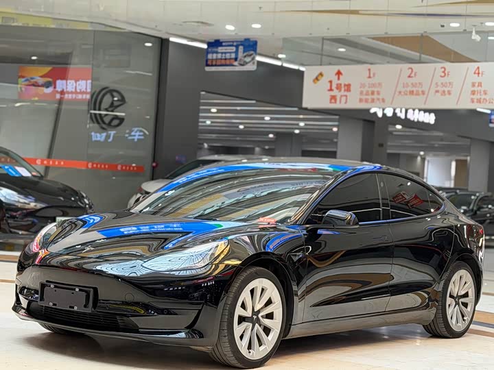 Фото 1 - Tesla Model 3