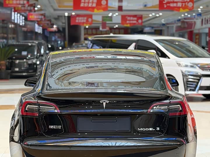 Фото 5 - Tesla Model 3