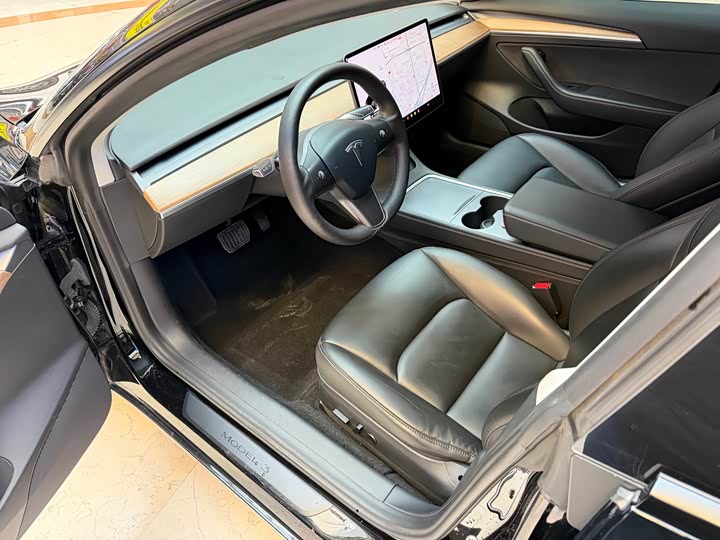 Фото 7 - Tesla Model 3