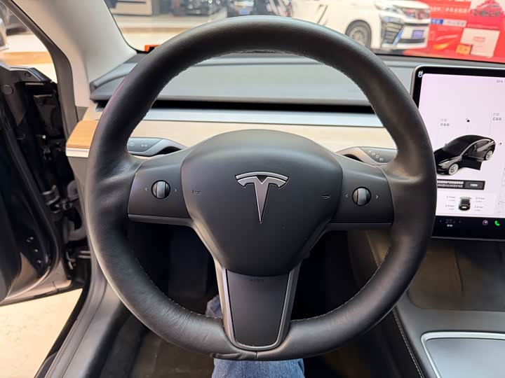 Фото 8 - Tesla Model 3