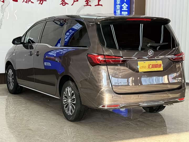 Фото 4 - Buick GL8 ES