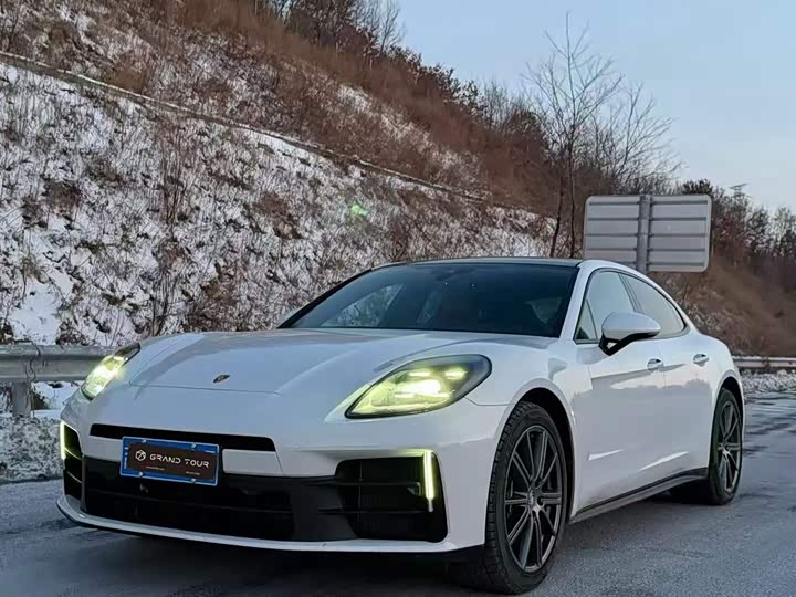 Фото 1 - Porsche Panamera