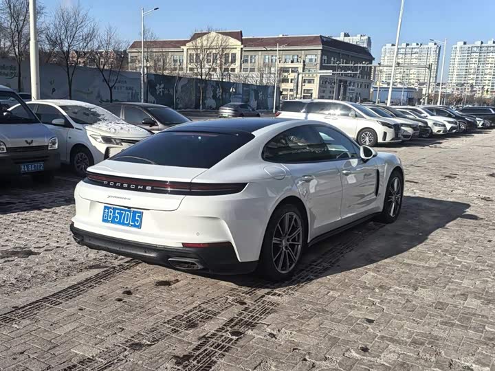 Фото 2 - Porsche Panamera