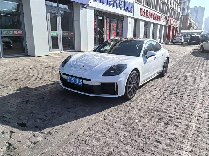 Фото 3 - Porsche Panamera