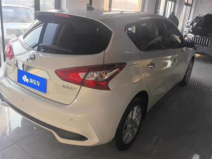 Фото 3 - Nissan Tiida