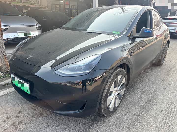 Фото 1 - Tesla Model Y