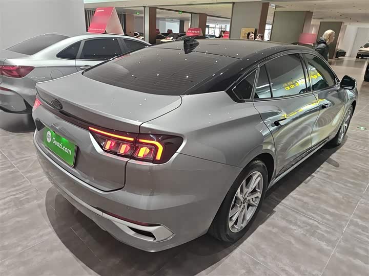 Фото 7 - Ford Mondeo