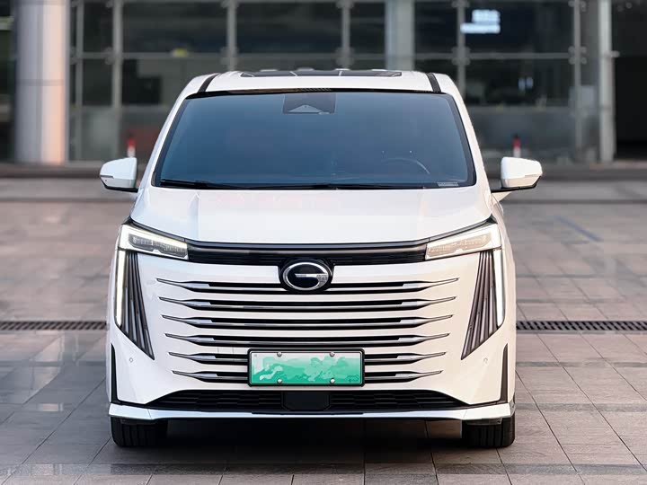 Фото 2 - GAC Trumpchi E9