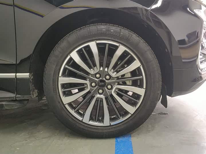 Фото 6 - Ford Edge