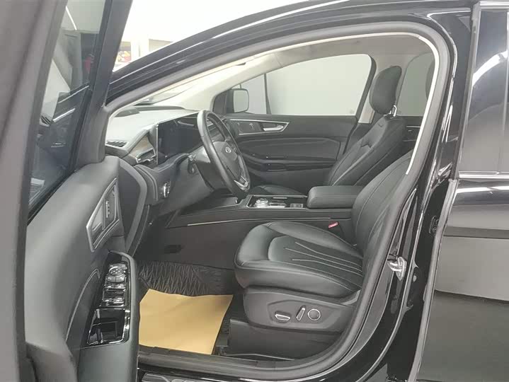 Фото 9 - Ford Edge