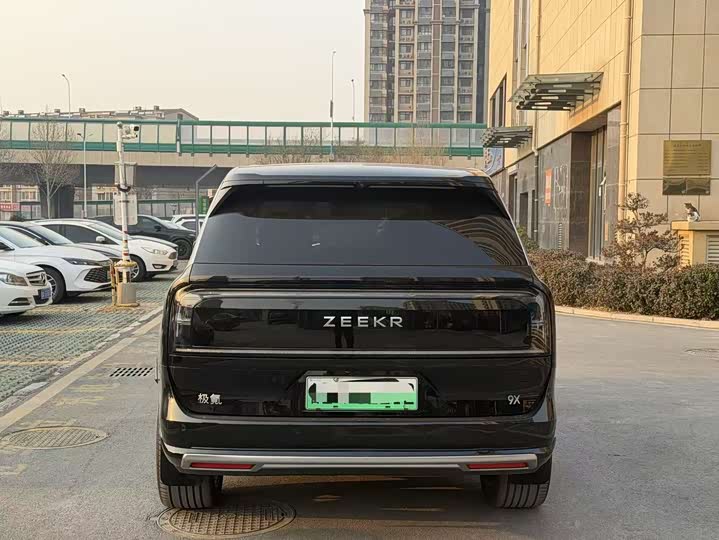 Фото 5 - Zeekr 9X