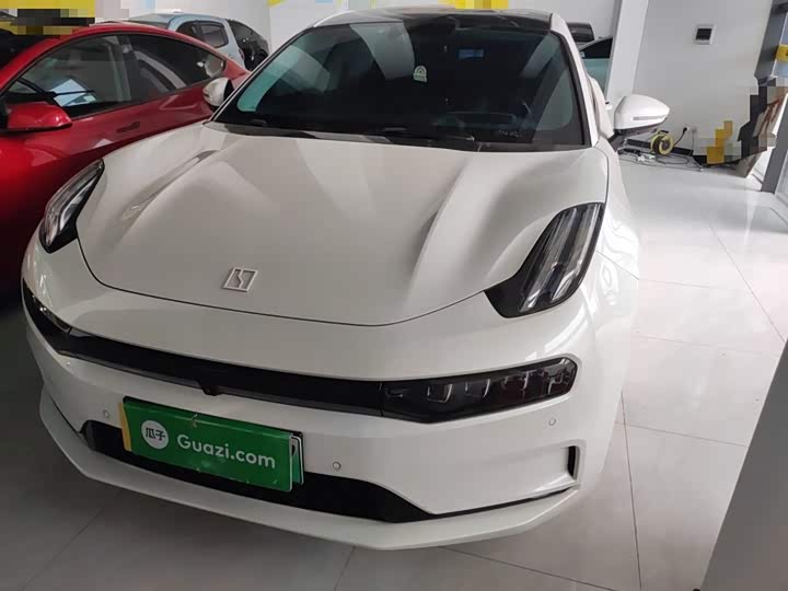 Фото 2 - Zeekr 001