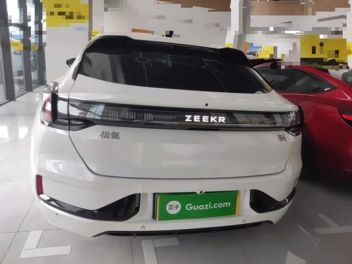 Фото 6 - Zeekr 001