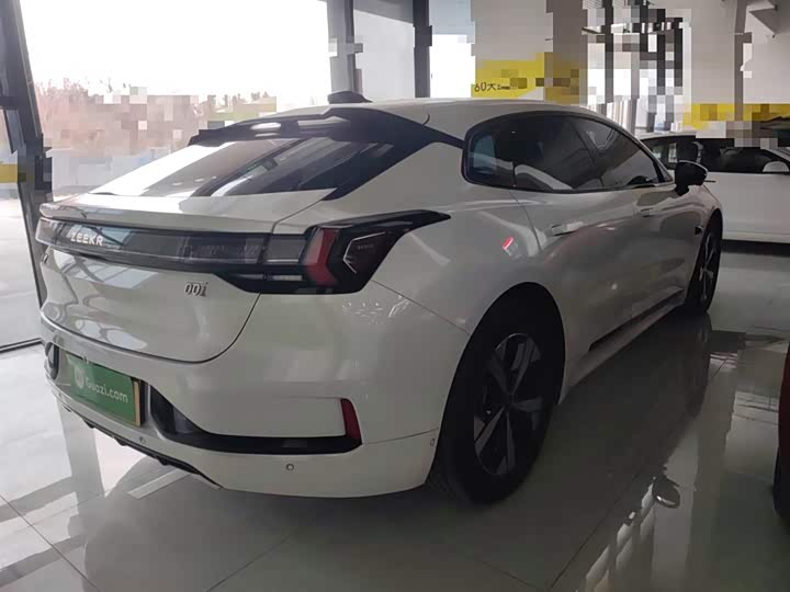 Фото 7 - Zeekr 001