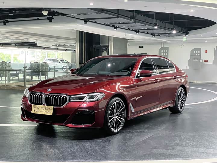 Фото 2 - BMW 5 Series