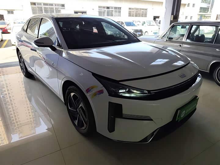 Фото 4 - Geely Galaxy L6