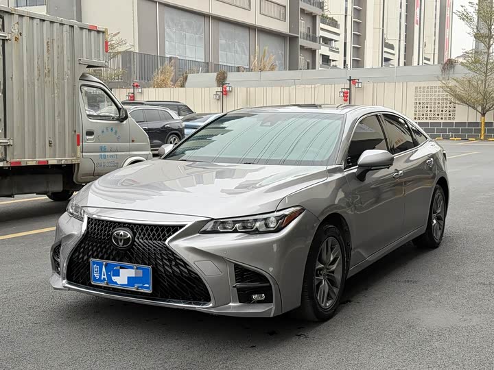 Фото 1 - Toyota Avalon