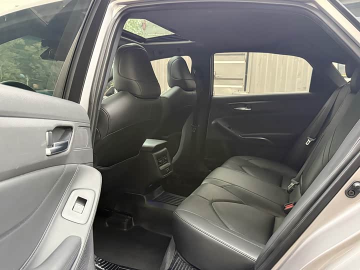 Фото 6 - Toyota Avalon