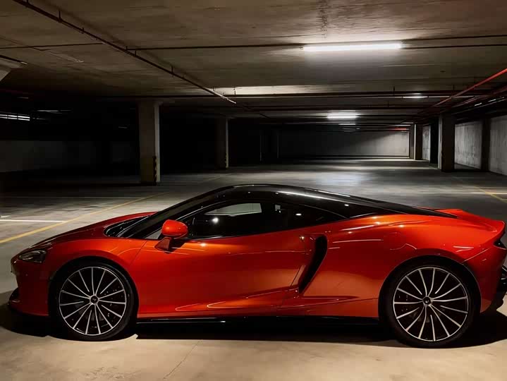 Фото 3 - McLaren GT