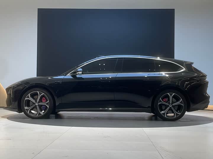 Фото 6 - Nio ET5T