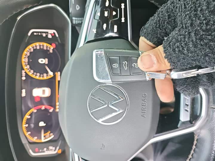 Фото 9 - Volkswagen Passat