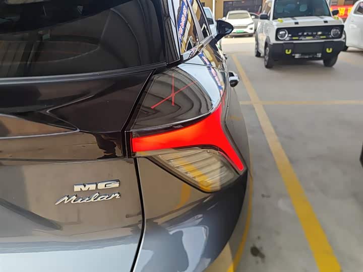 Фото 8 - MG Motor 4 EV