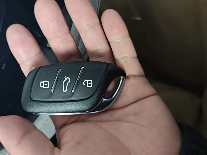 Фото 9 - MG Motor 4 EV