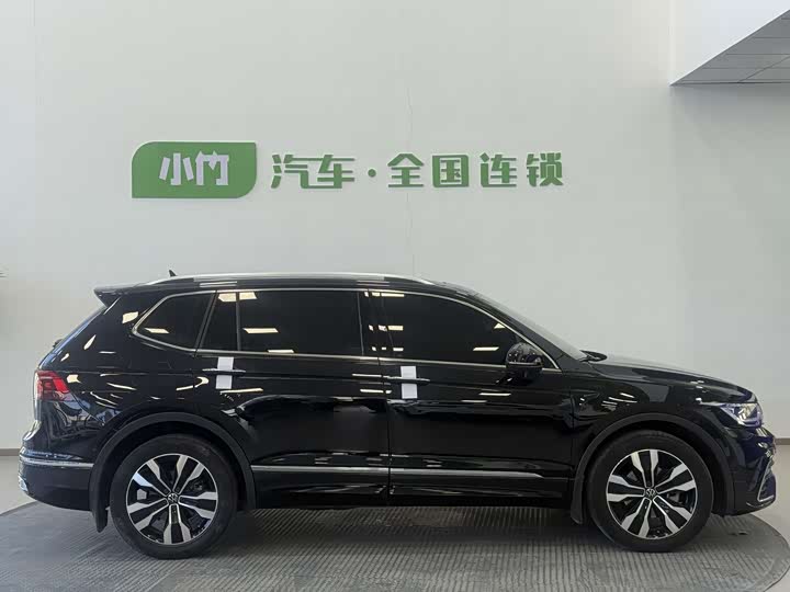 Фото 2 - Volkswagen Tiguan L Pro