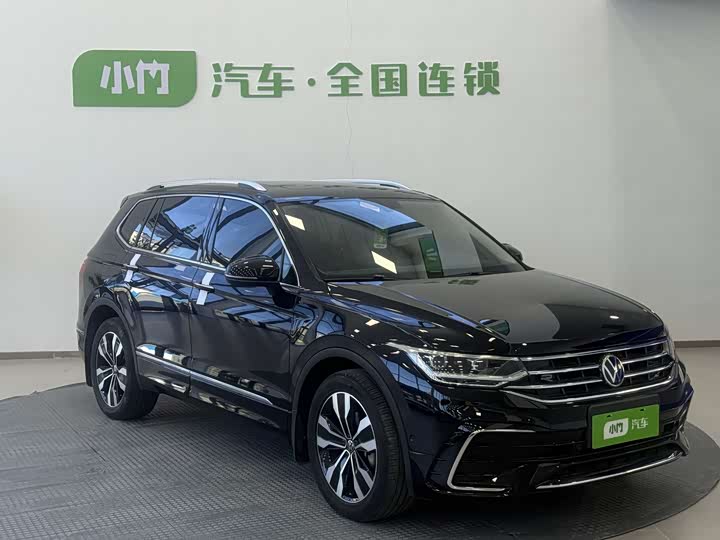 Фото 3 - Volkswagen Tiguan L Pro