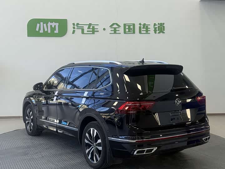 Фото 7 - Volkswagen Tiguan L Pro