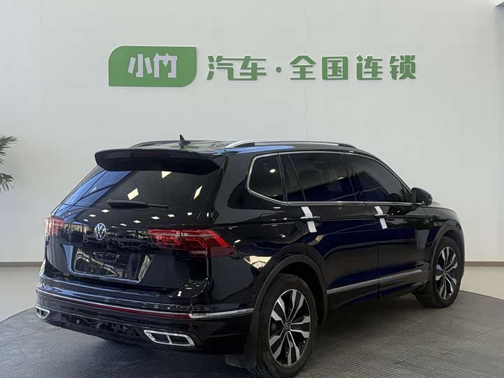 Фото 8 - Volkswagen Tiguan L Pro