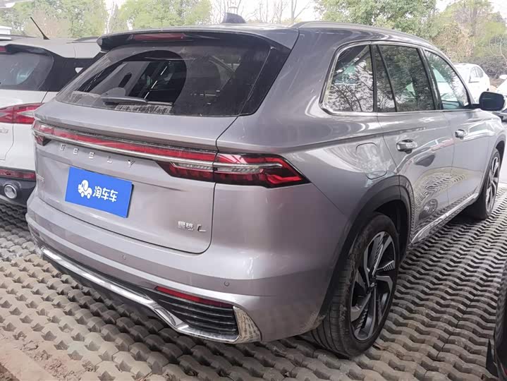 Фото 3 - Geely Monjaro