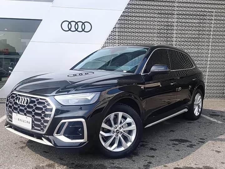 Фото 1 - Audi Q5L