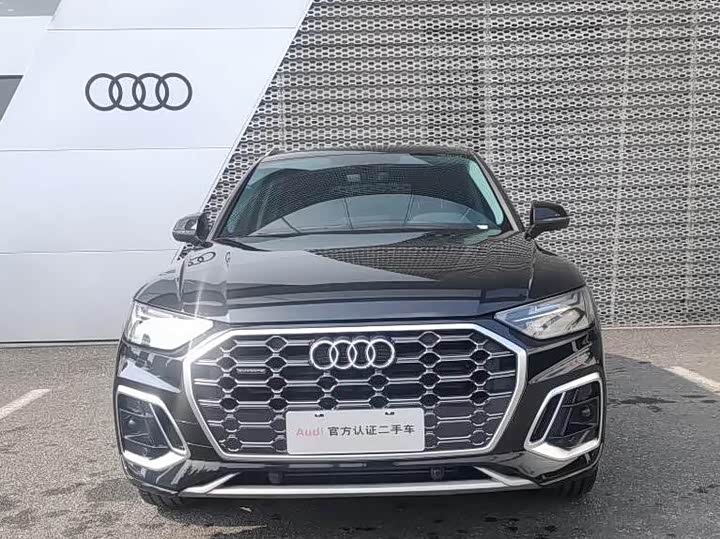Фото 2 - Audi Q5L