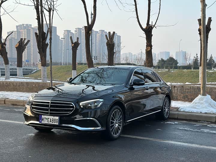 Фото 1 - Mercedes-Benz E-Class