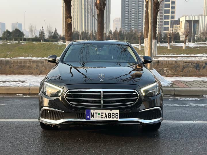 Фото 2 - Mercedes-Benz E-Class