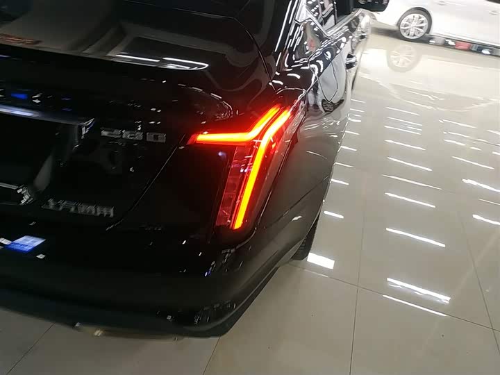 Фото 8 - Cadillac CT5