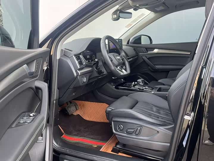 Фото 4 - Audi Q5L