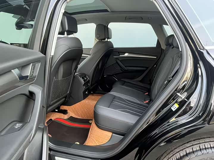 Фото 5 - Audi Q5L