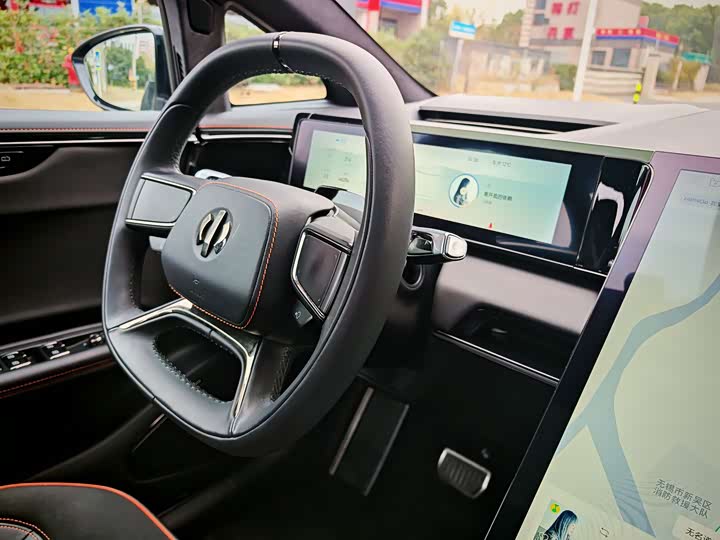 Фото 4 - HiPhi X