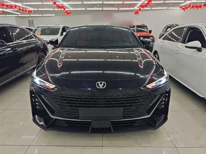 Фото 3 - Changan UNI-V