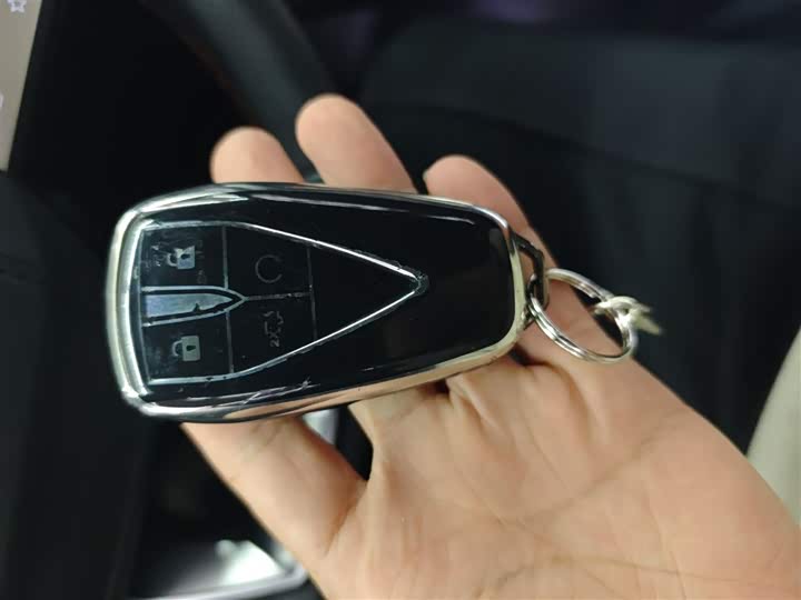 Фото 9 - Changan UNI-V