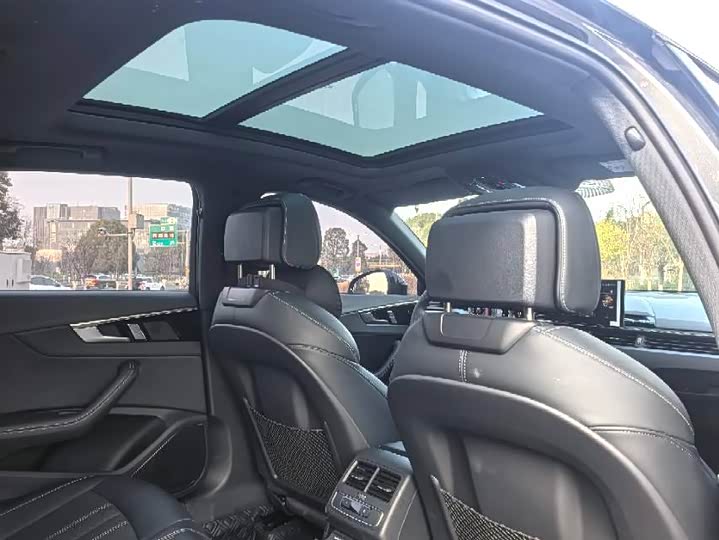 Фото 7 - Audi A4L