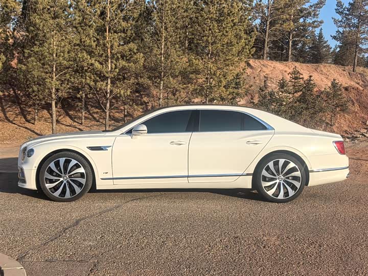 Фото 2 - Bentley Flying Spur