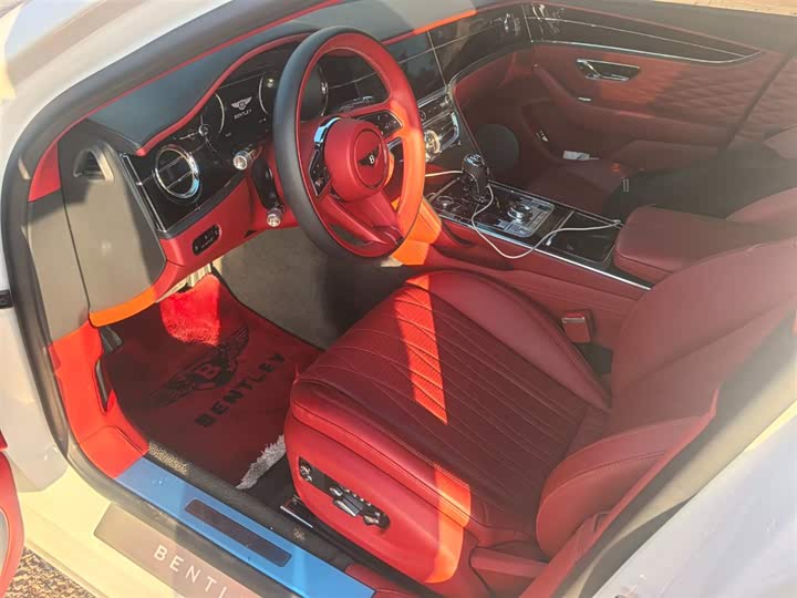 Фото 4 - Bentley Flying Spur