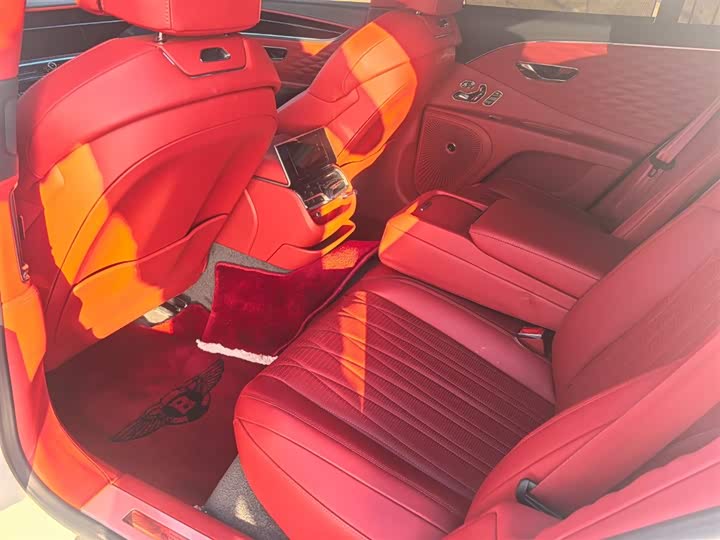 Фото 5 - Bentley Flying Spur